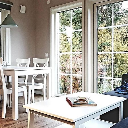 Nybyggd Stuga Intill Skogsbrynet - New Built Cottage Next To The Cowberry Forest 莫拉 外观 照片