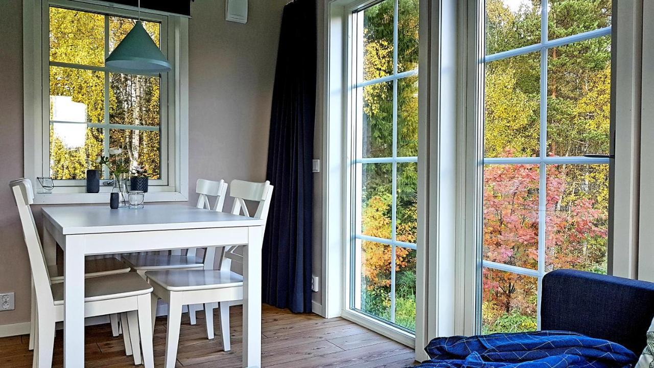 Nybyggd Stuga Intill Skogsbrynet - New Built Cottage Next To The Cowberry Forest 莫拉 外观 照片