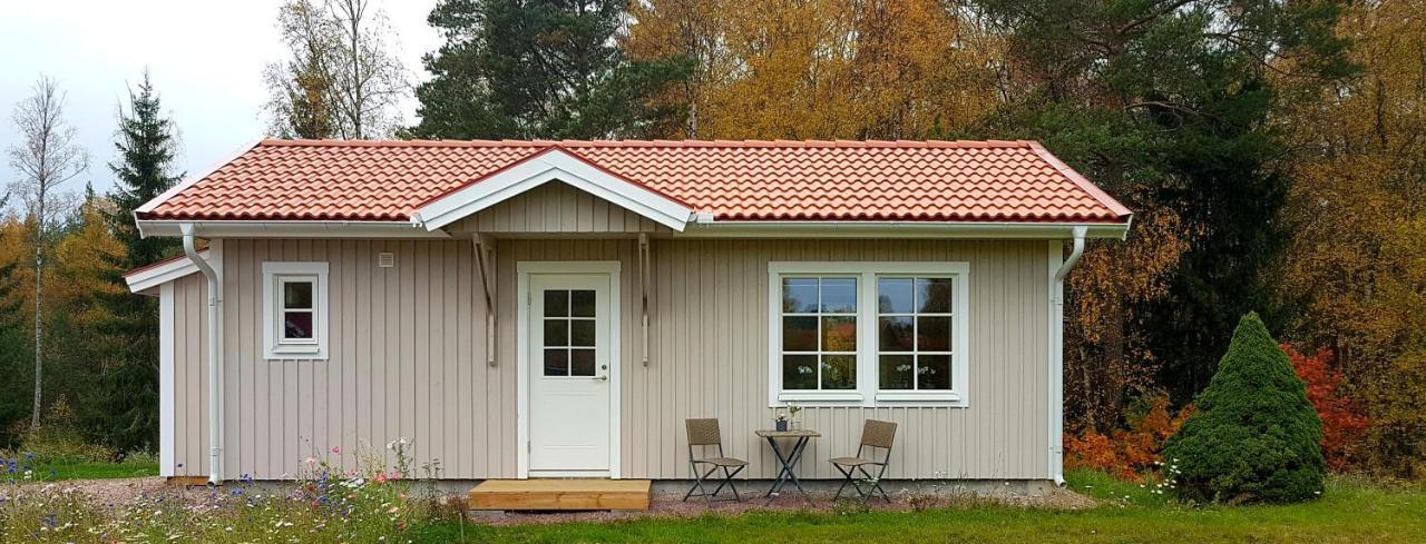 Nybyggd Stuga Intill Skogsbrynet - New Built Cottage Next To The Cowberry Forest 莫拉 外观 照片